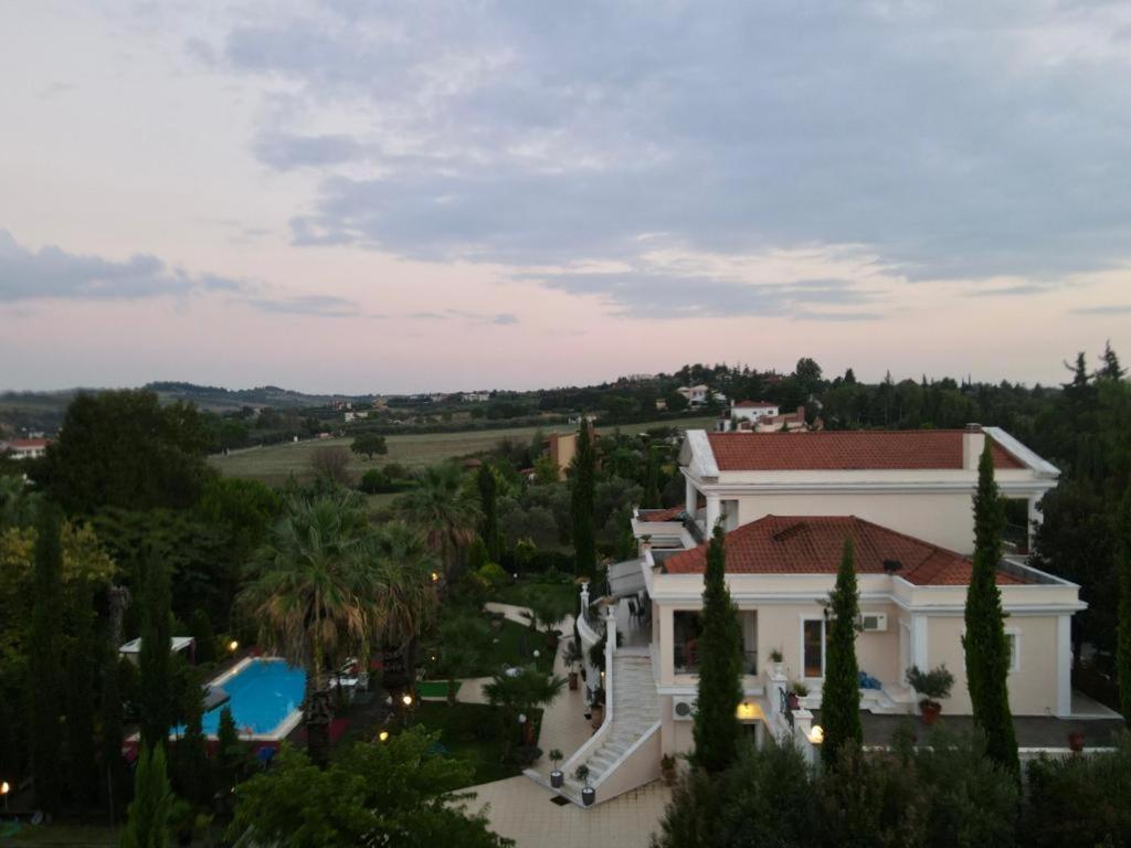 Villa Elena Peraía Exteriér fotografie